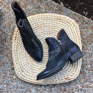 seychelles lucky penny woven boot